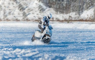 “亿”路飞跃极境！雅迪冠能星舰S80护航用户冬季出行