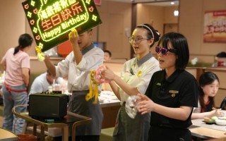“文旅流量”变“餐饮增量”，“五一”海底捞单店最高翻台率超12轮