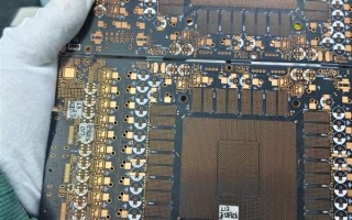 RTX 5090 PCB电路板首次泄露！3528平方毫米封装巨型核心