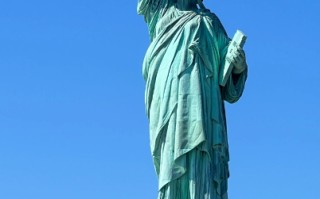 自由女神像：来自法兰西的自由象征