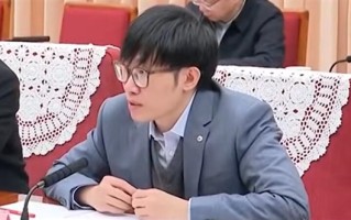 DeepSeek从出租屋起步走向世界：创始人17岁考上浙大