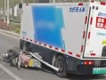 多地L4无人配送车连发交通事故！拖行电动车、撞车后自行逃离