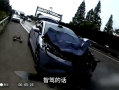 时速112km/h直怼大货车 司机：我开了智驾但AEB没生效