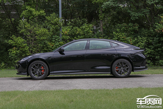智己L6将推新款车型 纯电续航破1000km-第2张图片-芙蓉之城