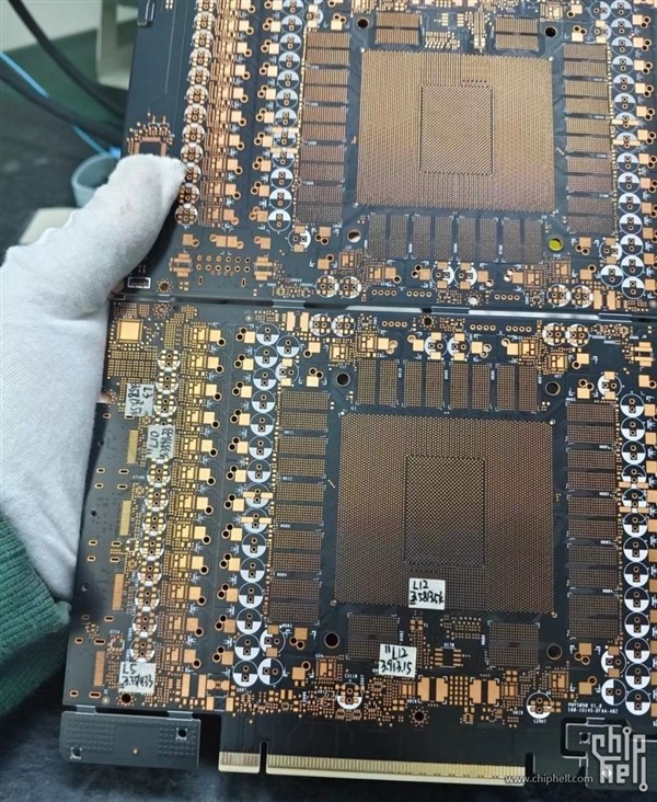 RTX 5090显卡PCB谍照曝光 已开始试产-第1张图片-芙蓉之城