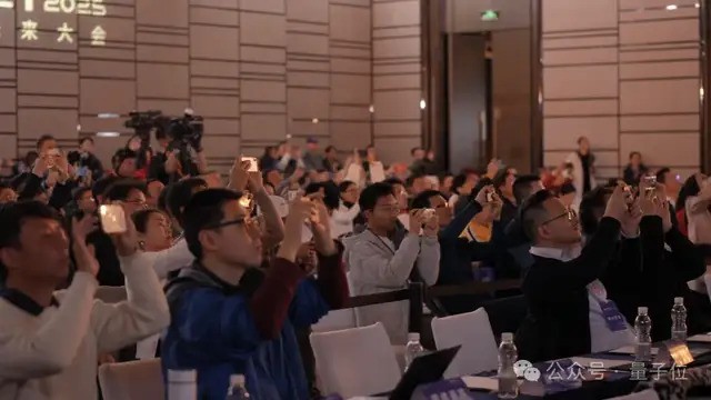 李开复周志华纵论AI大模型，万字梳理MEET'25大咖激辩，320万观众同见证-第24张图片-芙蓉之城