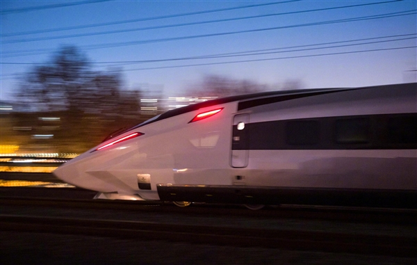 极速450km/h！CR450复兴号原型车露面：车头极其科幻-第3张图片-芙蓉之城