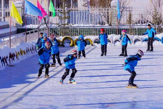 新疆生产建设兵团第五师88团明园学校“冰雪运动场”落成 让冰雪运动深入校园-第1张图片-芙蓉之城