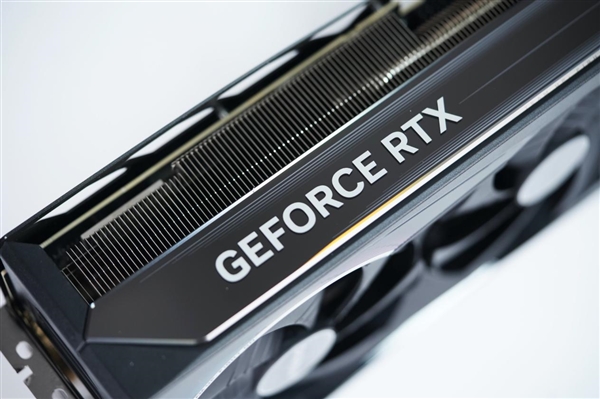 五彩斑斓的黑！技嘉RTX 5080 MASTER显卡图赏-第18张图片-芙蓉之城