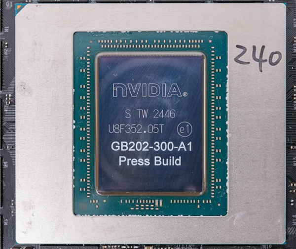 送测RTX 5090显卡有特殊标识：NVIDIA否认为特挑版-第1张图片-芙蓉之城