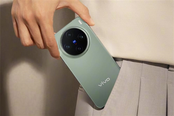 天玑9400+直屏之王！vivo X200S曝光-第1张图片-芙蓉之城