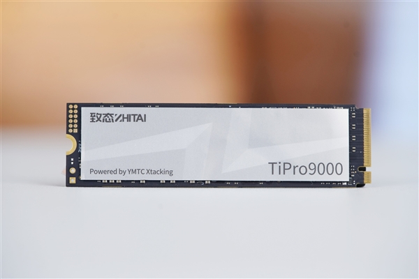 速度逼近PCIe 5.0极限！长江存储致态TiPro9000 2TB SSD图赏-第2张图片-芙蓉之城