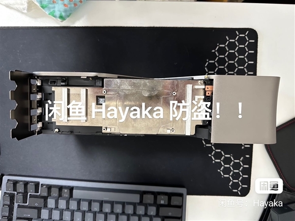 PCB转了90度！NVIDIA首次公开四插槽、三风扇的RTX 4090-第8张图片-芙蓉之城