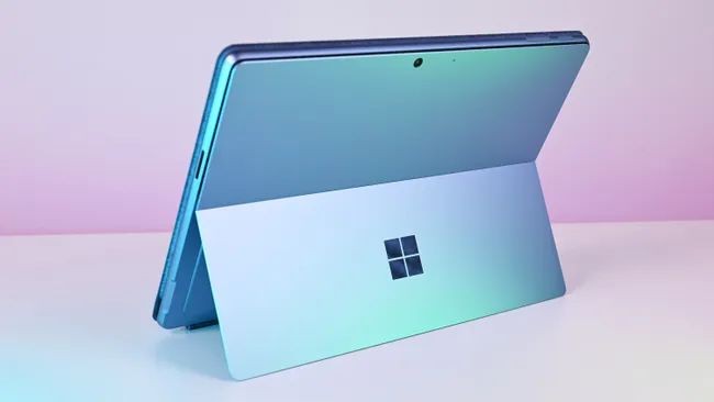 微软新款Surface Pro和Surface Laptop在路上了-第1张图片-芙蓉之城