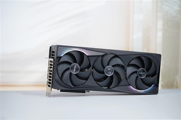 五彩斑斓的黑！技嘉RTX 5080 MASTER显卡图赏-第5张图片-芙蓉之城