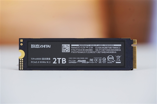 速度逼近PCIe 5.0极限！长江存储致态TiPro9000 2TB SSD图赏-第4张图片-芙蓉之城