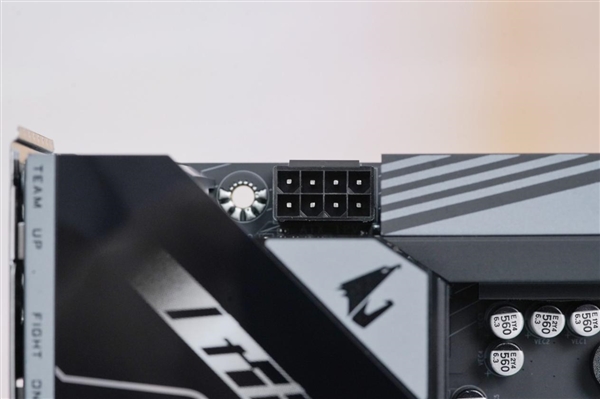 锐龙9000甜品座驾！技嘉B850M AORUS PRO WIFI7主板图赏-第8张图片-芙蓉之城