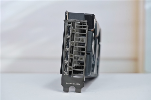 小巧双拼色！华硕RTX 5060 Ti DUAL OC 8GB显卡图赏-第6张图片-芙蓉之城