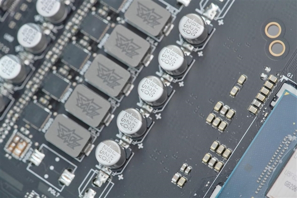 小巧双拼色！华硕RTX 5060 Ti DUAL OC 8GB显卡图赏-第20张图片-芙蓉之城