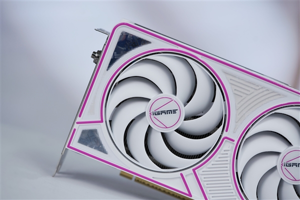 七彩虹iGame RTX 5060 Ti Ultra W DUO 16GB OC显卡图赏-第6张图片-芙蓉之城
