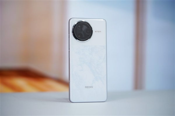 天玑9400+直屏水桶机！REDMI K80至尊版规格出炉：独显双芯、IP68等拉满-第2张图片-芙蓉之城