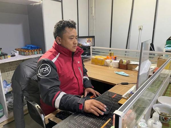 海拔3600米的高原上 圆通小哥用快递连接世界-第5张图片-芙蓉之城