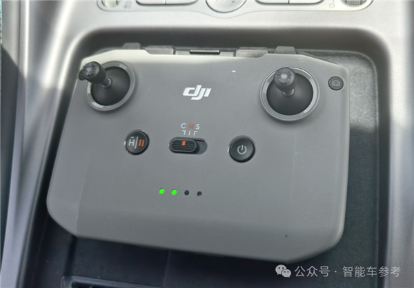 比亚迪联手大疆！奶爸车17万开卖 车顶还带“停机坪”-第7张图片-芙蓉之城