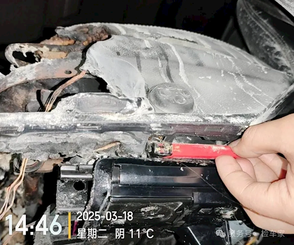 买包烟的工夫奔驰就着火了！车主怀疑是质量问题 鉴定完尴尬了-第3张图片-芙蓉之城